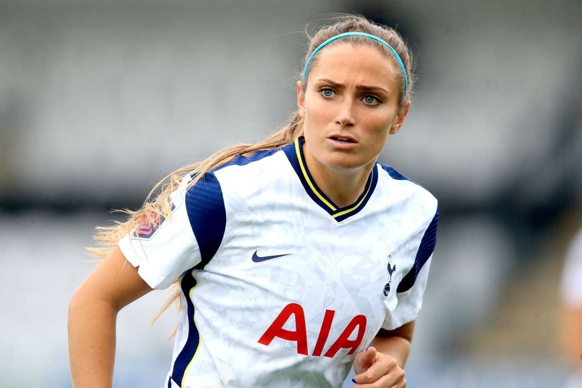 Shelina Zadorsky: Bông hồng xinh đẹp của đội bóng đá nữ Tottenham - 3 Shelina Zadorsky: Bông hồng xinh đẹp của đội bóng đá nữ Tottenham - 3