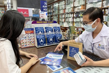 FPT Long Châu trợ giá thuốc điều trị Covid-19 Molnupiravir chính hãng