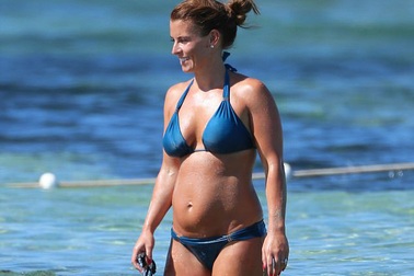 Vợ Wayne Rooney mang thai lần 4