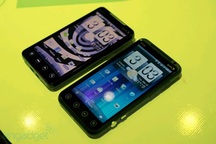 “Anh em” HTC EVO 3D và EVO 4G “đọ dáng”