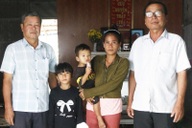 Học Bác từ những việc nhỏ, vì dân từ những việc gần