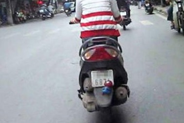 Thú trang trí biển số xe của giới trẻ 