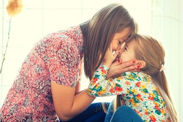 10 câu nói tuyệt vời giúp cha mẹ kết nối với con