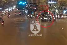 Nóng: Bắt khẩn cấp đối tượng lái xe ô tô kéo lê người và xe máy ở ngã 6 Ô Chợ Dừa