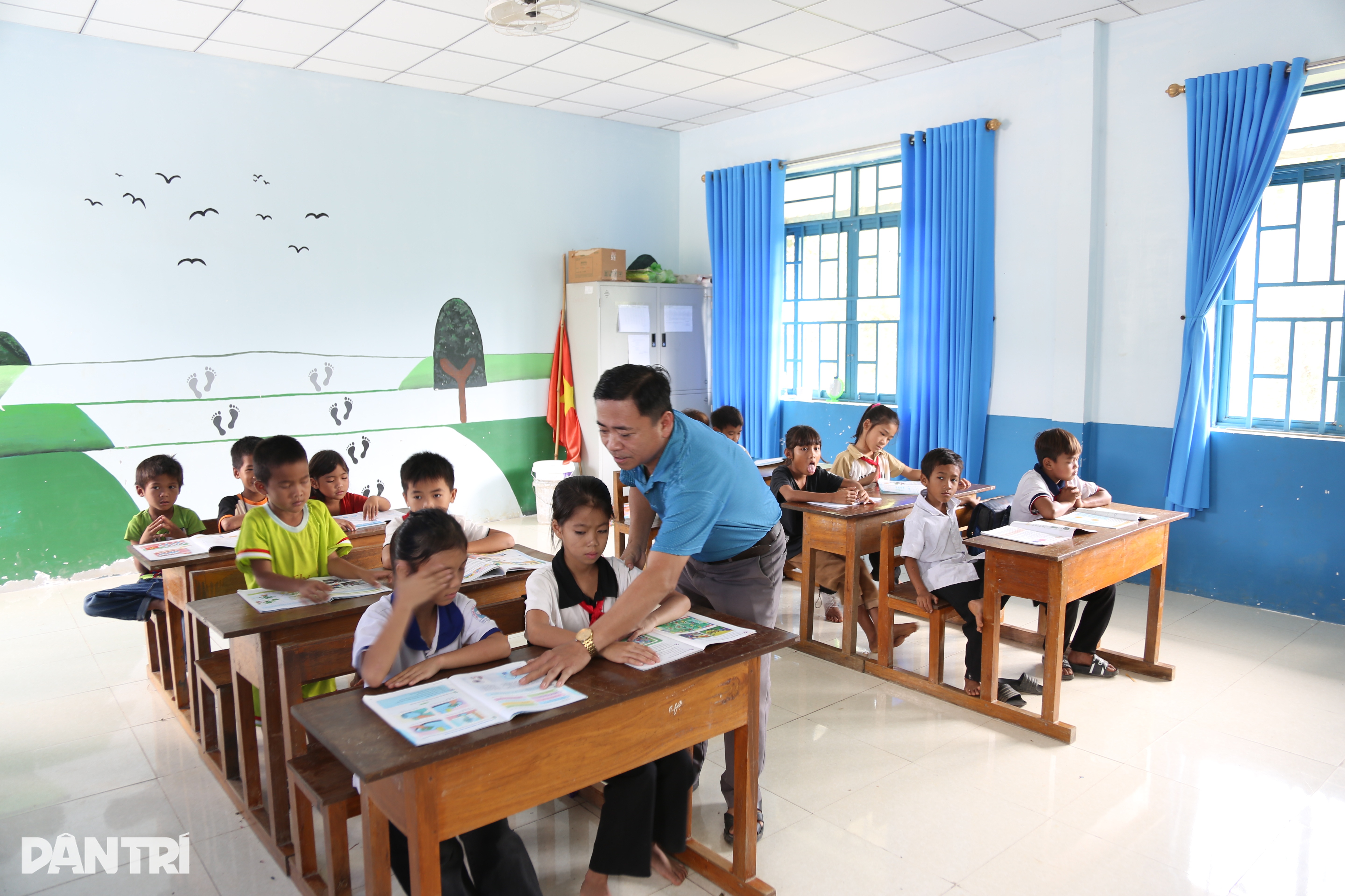 Spesielle gaver fra elever i høylandet til lærere 20.–3. november Những món quà đặc biệt của học sinh vùng cao tặng thầy giáo dịp 20/11 - 3