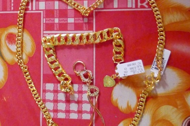 Nghi án trộm trả lại cho khổ chủ gần một lượng vàng