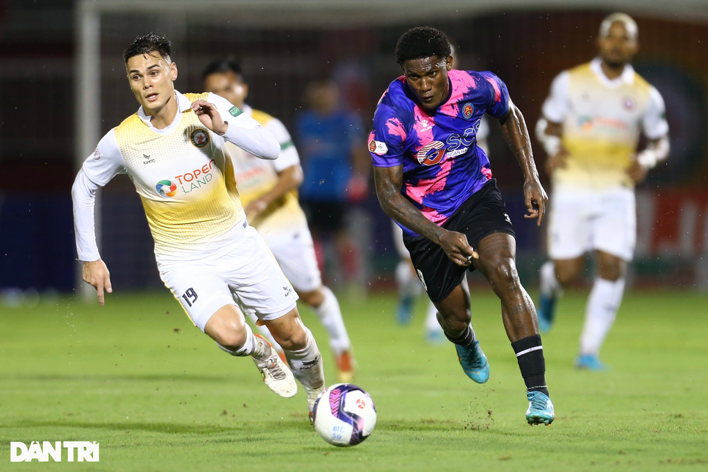 Tỏa sáng ở V-League, nhiều ngôi sao có cơ hội lên đội tuyển Việt Nam - 3 Tỏa sáng ở V-League, nhiều ngôi sao có cơ hội lên đội tuyển Việt Nam - 3