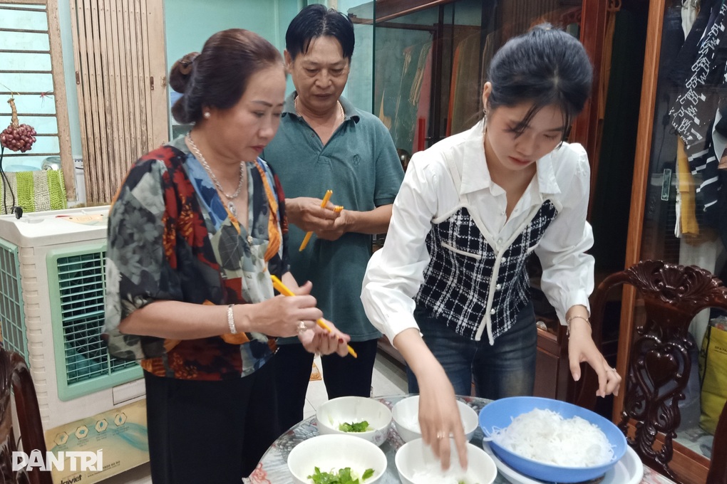 Nữ tân binh duy nhất tại Bạc Liêu: Cao 1,74m, muốn trở thành bác sĩ quân y - 3 Nữ tân binh duy nhất tại Bạc Liêu: Cao 1,74m, muốn trở thành bác sĩ quân y - 3