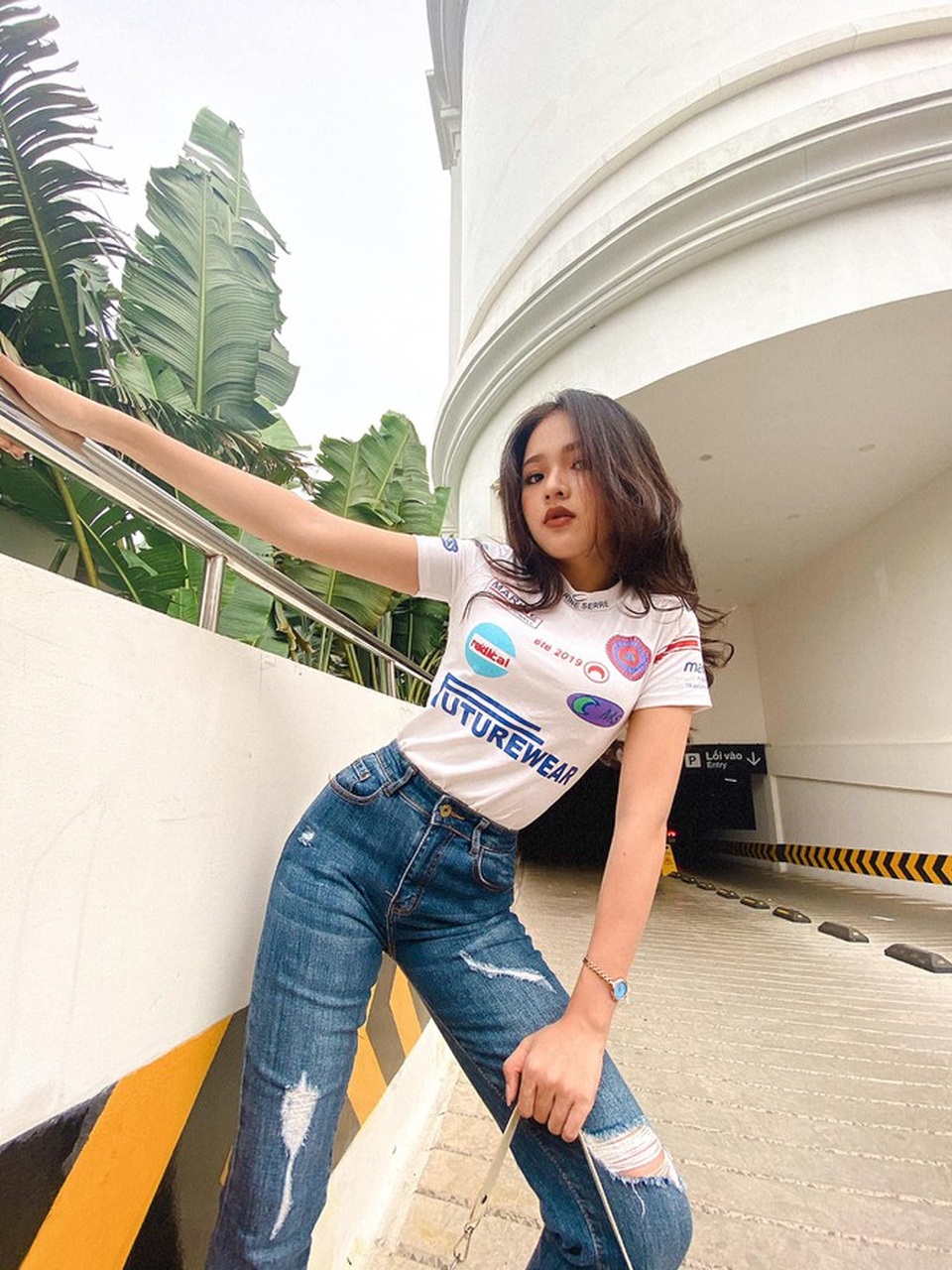 Khoe số đo 3 vòng như hoa hậu của cô nàng 10X Phú Yên - 5 Khoe số đo 3 vòng như hoa hậu của cô nàng 10X Phú Yên - 5