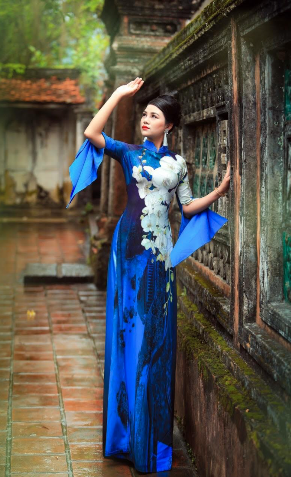 NTK Hoàng Ly mang quốc hoa ASEAN lên áo dài - 10 NTK Hoàng Ly mang quốc hoa ASEAN lên áo dài - 10