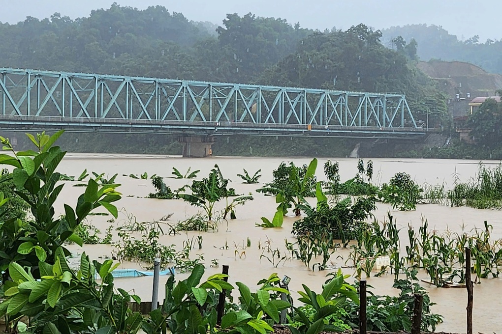 Mưa lũ cuốn trôi 3 người ở Lào Cai - 2 Mưa lũ cuốn trôi 3 người ở Lào Cai - 2