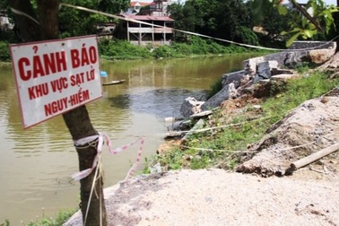 Hà Nội công bố tình huống khẩn cấp vì sạt lở kè, chân đê ở 4 huyện
