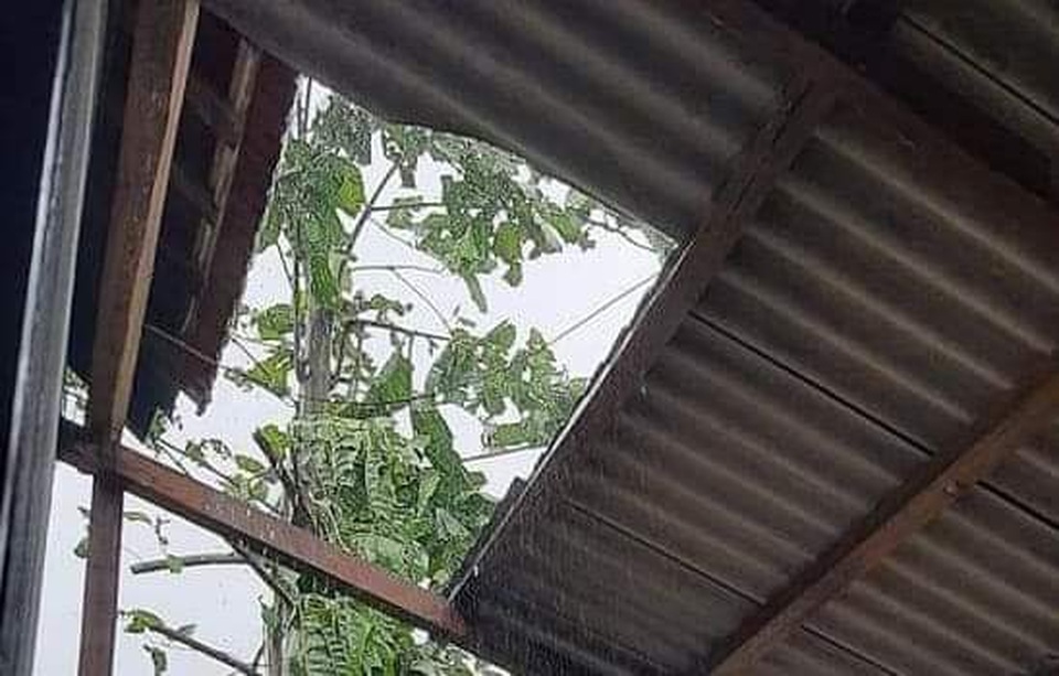 Huyện miền núi tại Thừa Thiên Huế ngổn ngang sau bão số 9 - 6 Huyện miền núi tại Thừa Thiên Huế ngổn ngang sau bão số 9 - 6