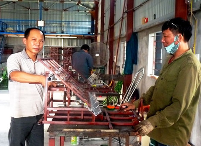 anh nong dan thai binh che tao may cay lua khong dong co  ​ hinh 3