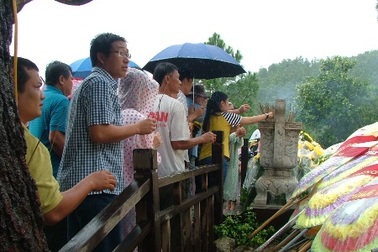 Tạm dừng đón khách viếng mộ Đại tướng để làm lễ 1 năm ngày mất