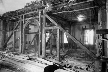 Nhà Trắng rệu rã và gần sập một thời