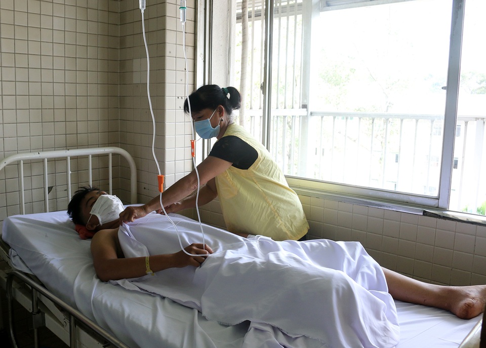 Vô cớ bị chém khi đang đi xe máy, thiếu niên vĩnh viễn mất chân phải - 1 Vô cớ bị chém khi đang đi xe máy, thiếu niên vĩnh viễn mất chân phải - 1
