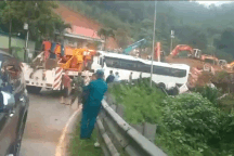 Sạt lở đèo Bảo Lộc: 4 người bị vùi lấp khi di dời phương tiện và tài sản