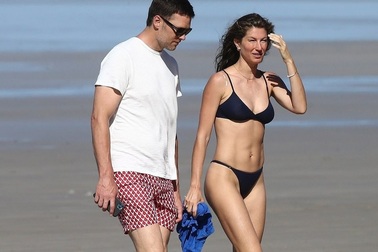 Gisele Bundchen đẹp đôi bên chồng