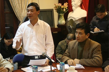 Nhập sữa thành phẩm "bỏ quên" vùng nguyên liệu 