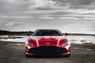Aston Martin DBS GT Zagato - Siêu xe cũng bán theo kiểu "bia kèm lạc"