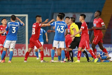 Schmidt “đốt” lưới nhà, Hải Phòng thua đau Than Quảng Ninh