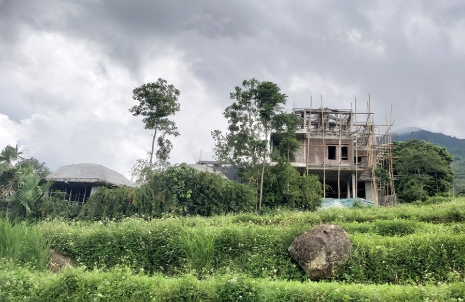 Công trình trái phép “mọc” ở Pù Luông - 2 Công trình trái phép “mọc” ở Pù Luông - 2