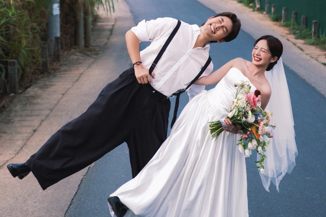Ảnh cưới của Đình Tú - Ngọc Huyền được khen "tuyệt đối điện ảnh"