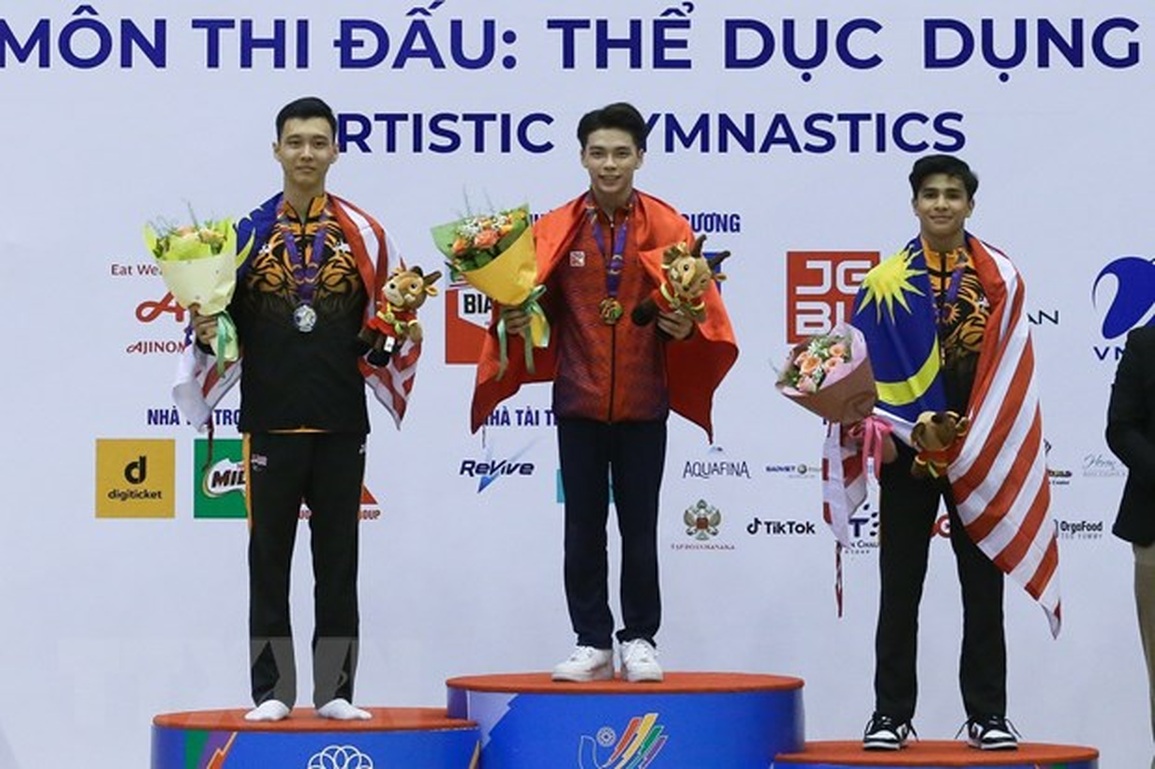 Chân dung chàng trai 20 tuổi đánh bại nhà vô địch thế giới Thể dục dụng cụ - 3 Chân dung chàng trai 20 tuổi đánh bại nhà vô địch thế giới Thể dục dụng cụ - 3