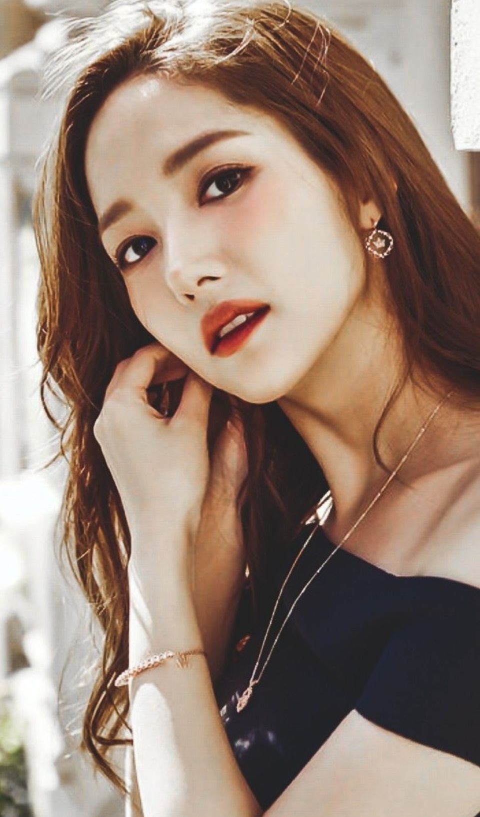 Siêu phẩm phẫu thuật thẩm mỹ xứ Hàn khoe dáng gợi cảm - 5