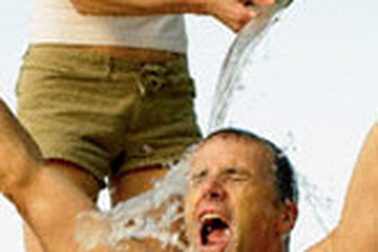 Đừng “chăm” anh như thế!