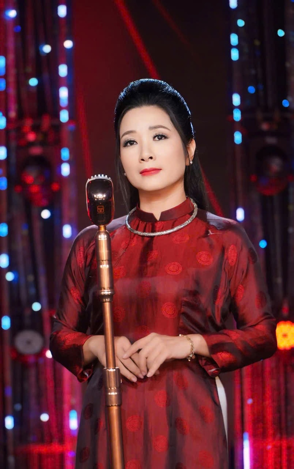 NSND Thúy Hường, Thanh Thanh Hiền biểu diễn Lễ hội La Khê - Bia Bà 2025 - 1 NSND Thúy Hường, Thanh Thanh Hiền biểu diễn Lễ hội La Khê - Bia Bà 2025 - 1