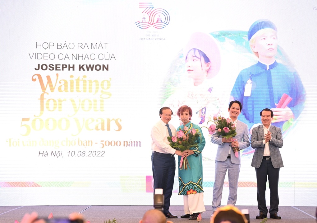 Hình ảnh Việt Nam ấn tượng trong MV của ca sĩ Hàn Quốc Joseph Kwon - 3 Hình ảnh Việt Nam ấn tượng trong MV của ca sĩ Hàn Quốc Joseph Kwon - 3