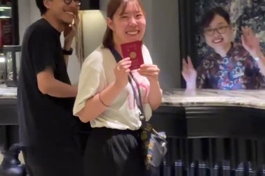 Mất hộ chiếu khi du lịch Việt Nam, vị khách Nhật bật khóc vì điều này