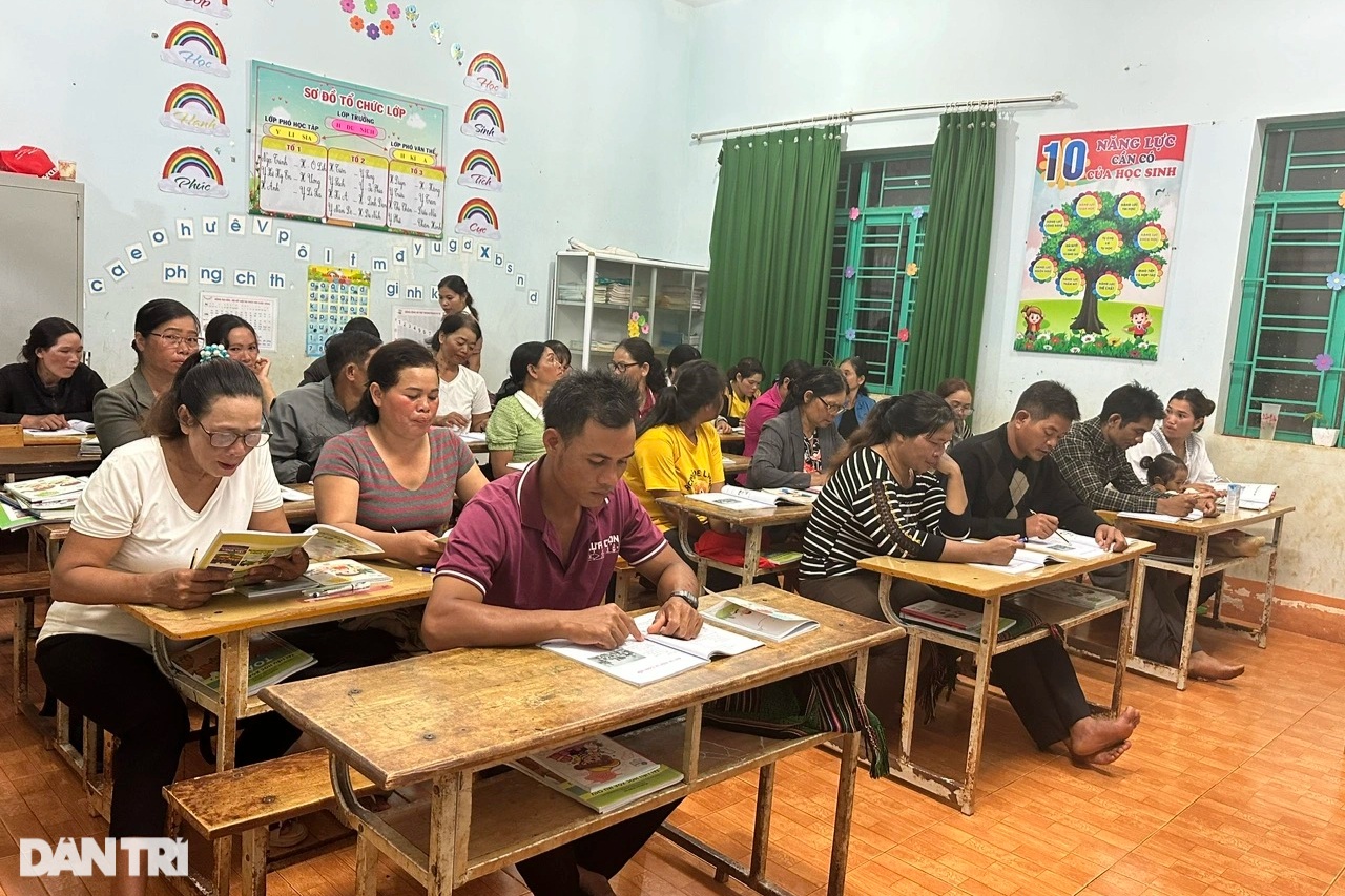 Thoát ma men nhờ… vợ dụ dỗ đi học lúc nửa đêm - 2 Thoát ma men nhờ… vợ dụ dỗ đi học lúc nửa đêm - 2