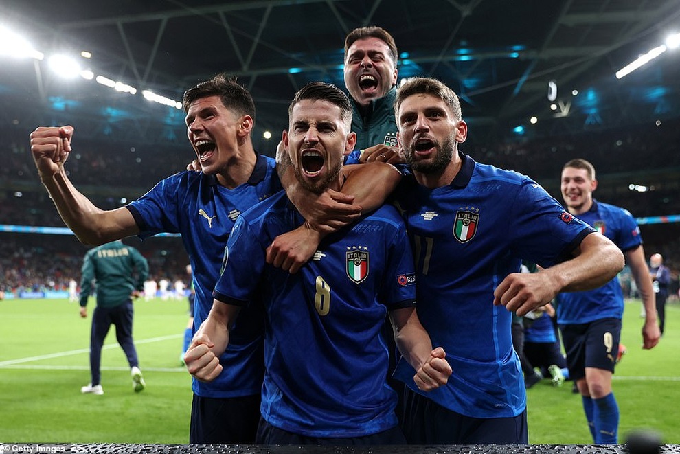 Italia lọt vào chung kết Euro 2020: Chữ nhẫn của Azzurri - 3 Italia lọt vào chung kết Euro 2020: Chữ nhẫn của Azzurri - 3