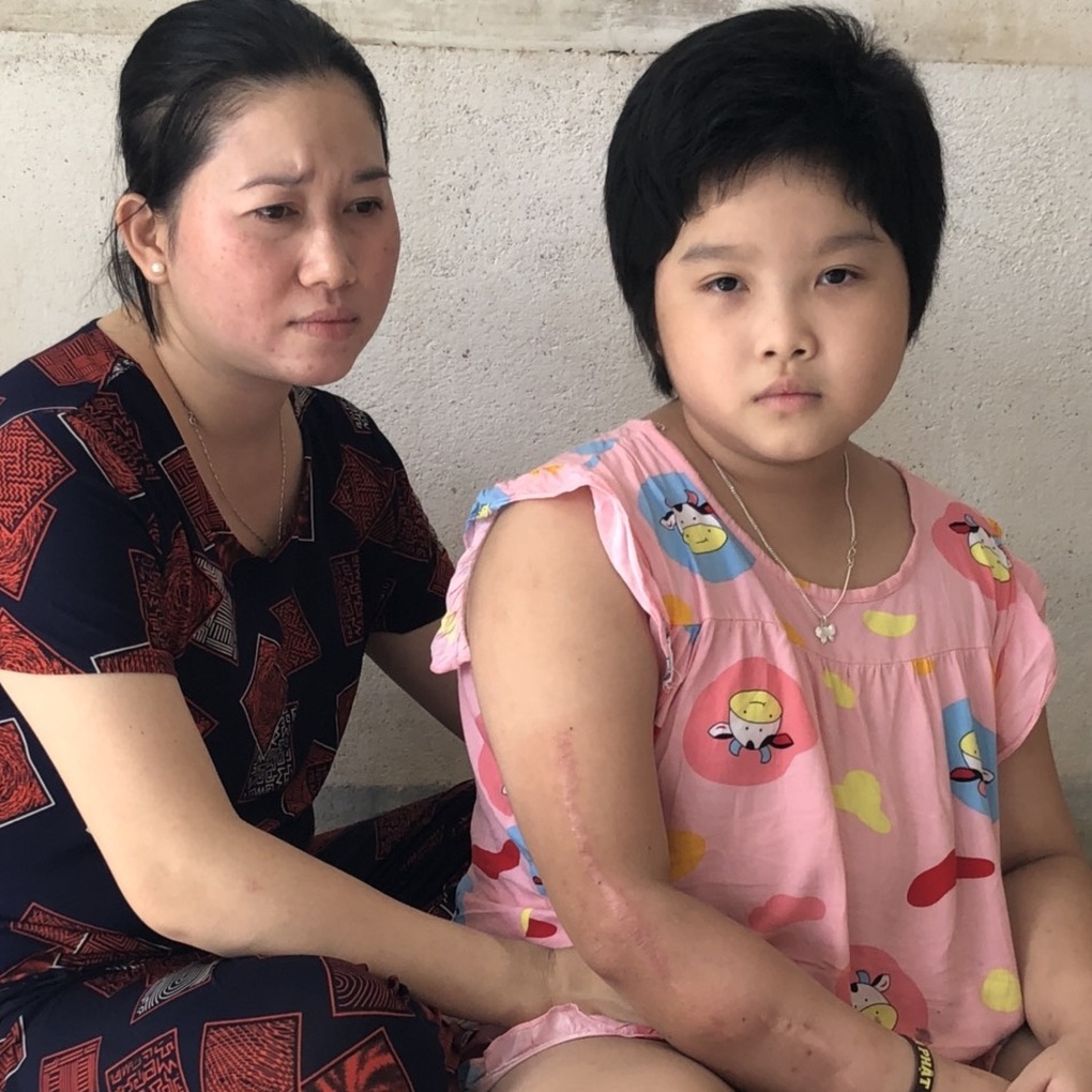 Con gái có nguy cơ cắt lìa tay, mẹ trầm cảm như điên, như dại - 5 Con gái có nguy cơ cắt lìa tay, mẹ trầm cảm như điên, như dại - 5