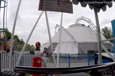 Rơi khỏi tàu lượn siêu tốc, cô gái lao xuống đất tử vong