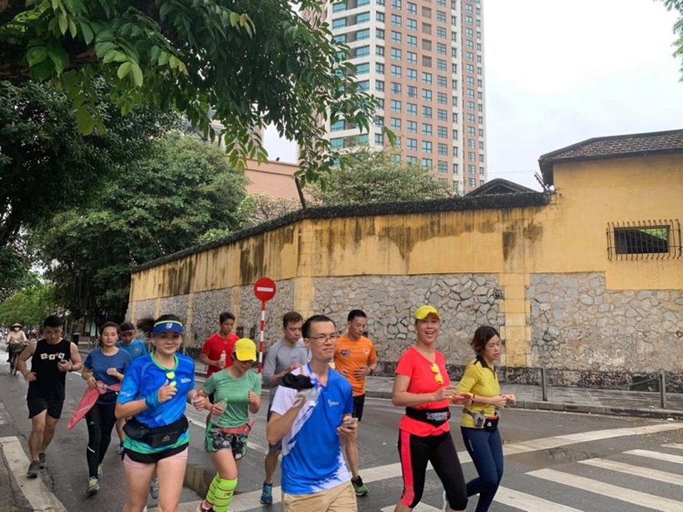 Người đàn ông vẽ đủ thứ hình trên bản đồ Hà Nội bằng cách chạy bộ - 2 Người đàn ông vẽ đủ thứ hình trên bản đồ Hà Nội bằng cách chạy bộ - 2