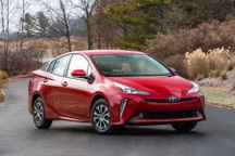 Toyota triệu hồi Corolla, Prius và C-HR