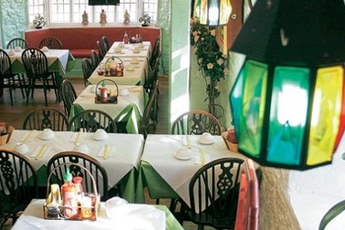 Chuyện về nhà hàng ẩm thực Việt xuất hiện trên nhiều tờ báo Anh