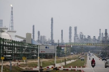 Thái Lan: Nhà máy hóa chất bốc cháy, khói độc lan khắp khu vực