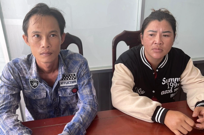 Trịnh Huệ Hiếu và Đồng Thị Bé Hai tại cơ quan Công an.