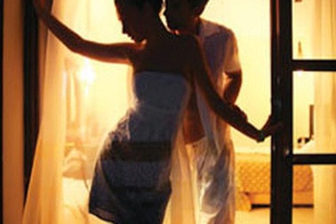 Vì sao đàn ông có thể lên giường với gái lạ ngoài vợ mình, câu trả lời sẽ khiến bạn ngã ngửa