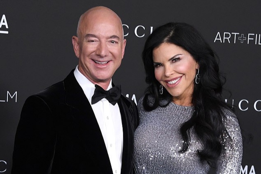 Vợ chồng tỷ phú Jeff Bezos đâm đơn kiện anh trai, đòi đền bù 190.000 USD - 1 Vợ chồng tỷ phú Jeff Bezos đâm đơn kiện anh trai, đòi đền bù 190.000 USD - 1