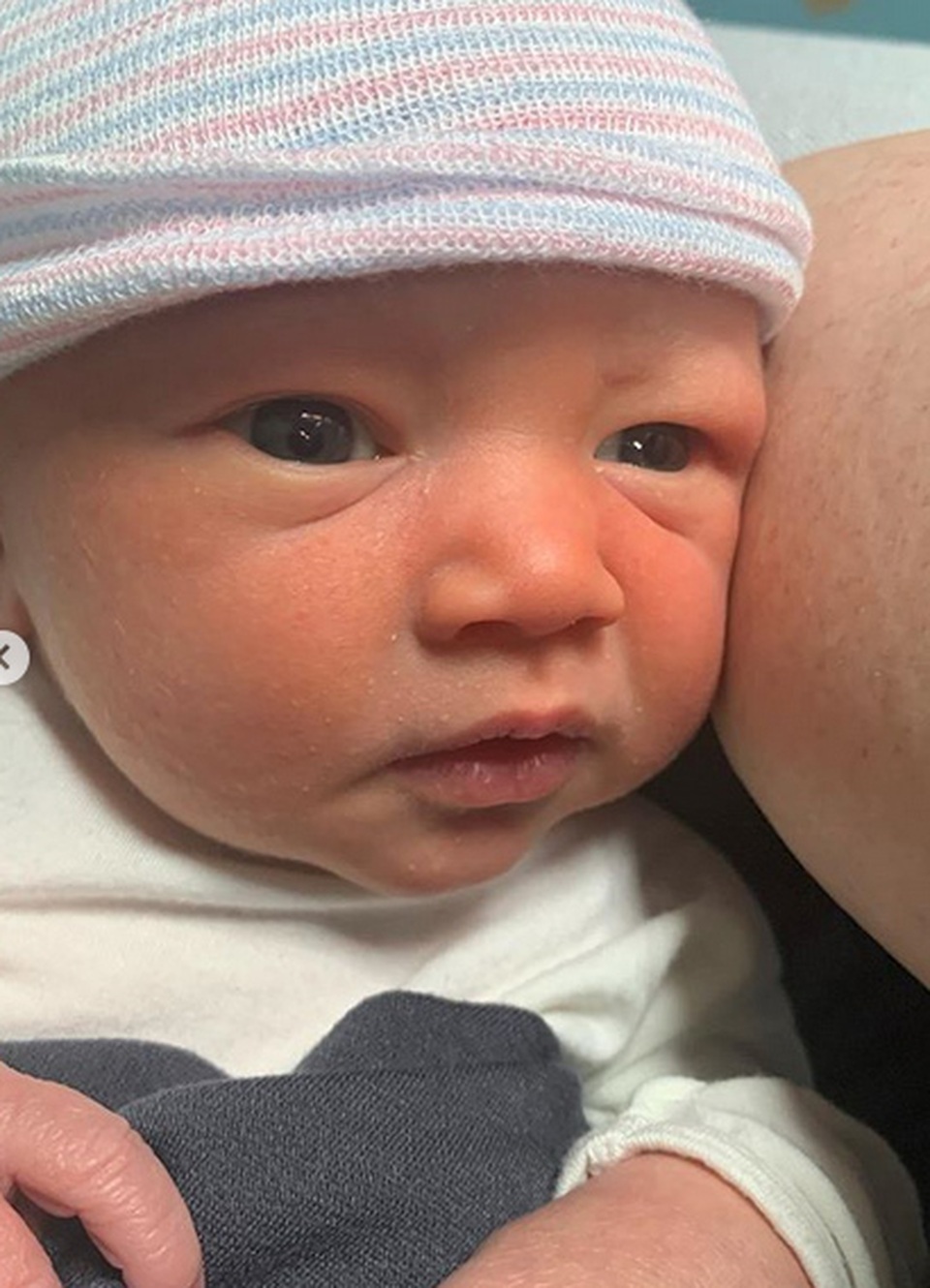 MC đồng tính Anderson Cooper làm cha lần đầu ở tuổi 53 - 3