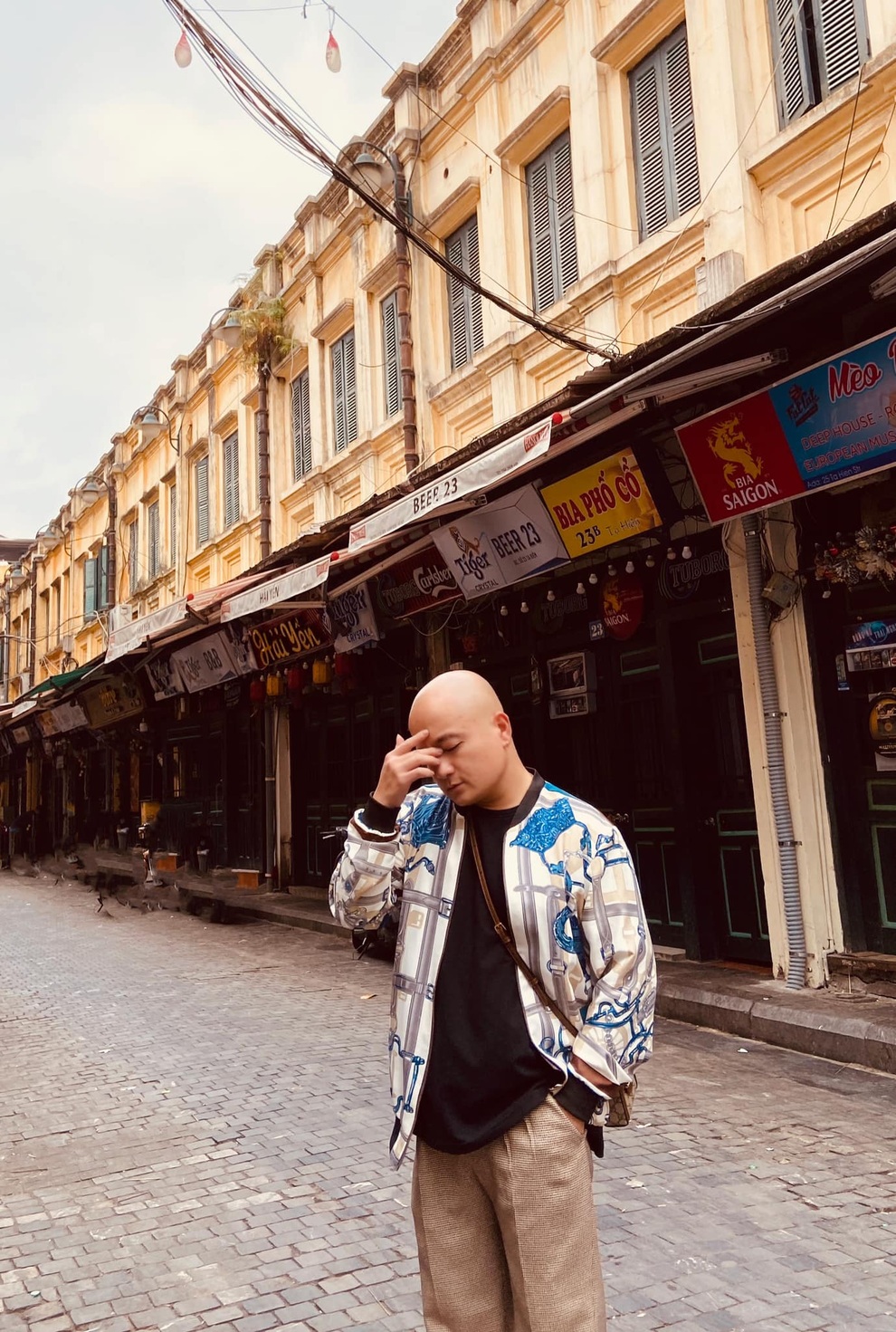 Nhà thiết kế thời trang đi bán bánh, trái cây, chân gà sả tắc thời dịch - 8 Nhà thiết kế thời trang đi bán bánh, trái cây, chân gà sả tắc thời dịch - 8