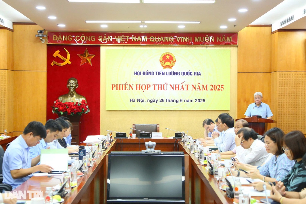 Đề xuất tăng lương tối thiểu trước ngày 1/1/2026 - 2 Đề xuất tăng lương tối thiểu trước ngày 1/1/2026 - 2