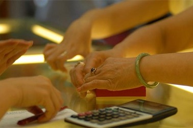 Giá vàng SJC bật tăng mạnh trước kỳ nghỉ lễ