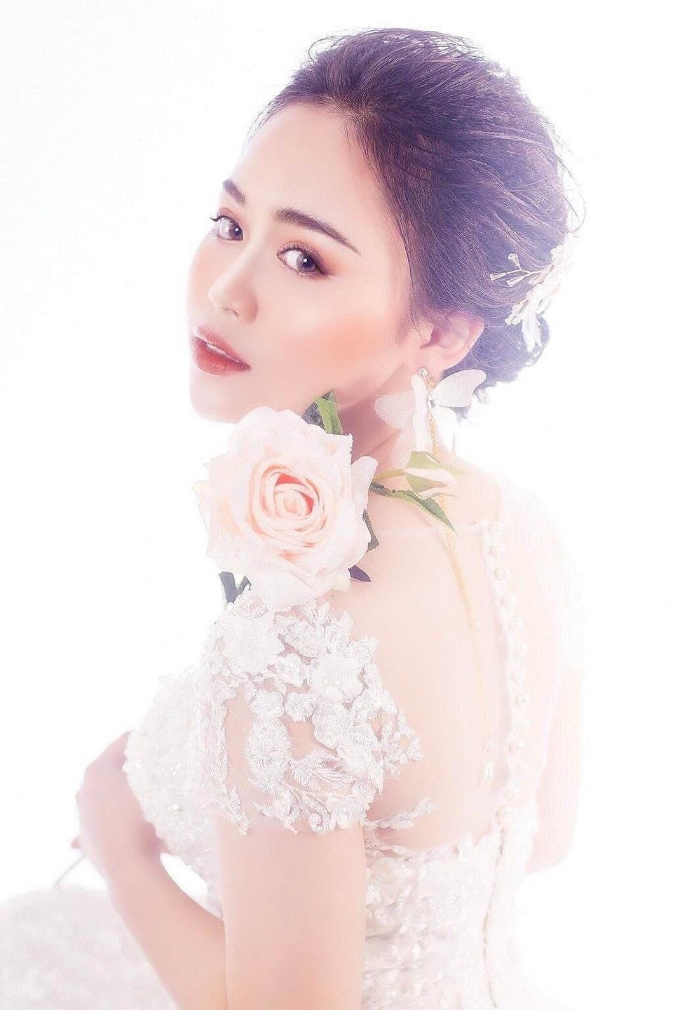 Nàng thơ trường Ngoại ngữ đốn tim dân mạng với nét đẹp ngọt ngào - 7 Nàng thơ trường Ngoại ngữ đốn tim dân mạng với nét đẹp ngọt ngào - 7